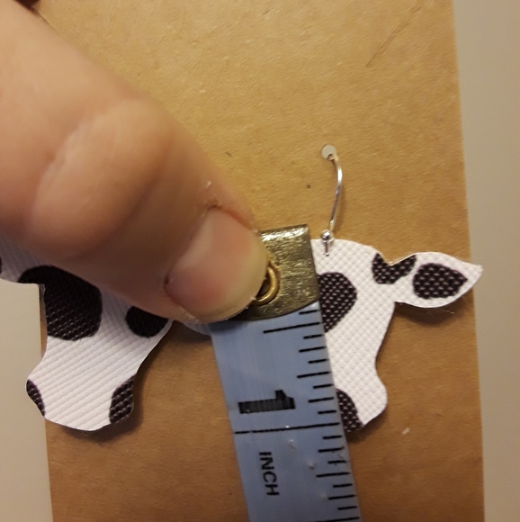 Cow head earrings - Picture 3 of 3